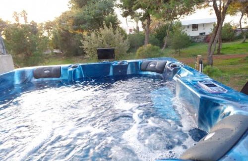 Caesarea Villa | aqueduct villa cesarea jacuzzi