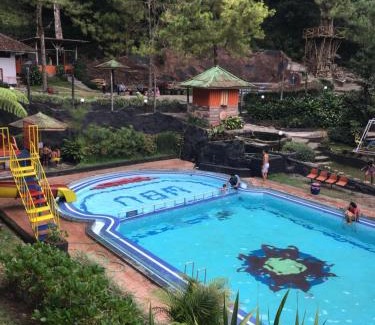 Tretes House | Arainn Bed & Breakfast Tretes Prigen by ecommerceloka