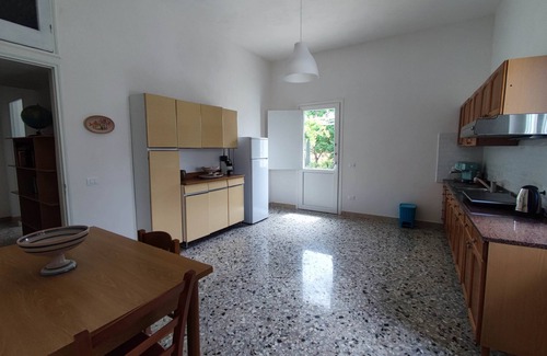 Marsala House | Araucaria, vacation home 3km from the Marsala Salt Pans, with Olive grove