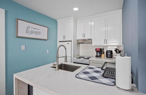 South Central Houston House | Arbor Villa 2 I 4 Apts Sleeps 24 Near Dtown