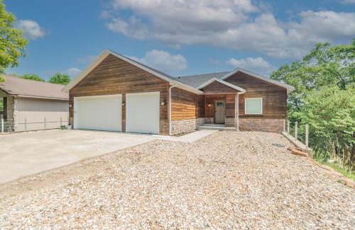 Lost Bridge Village House | Arcade Palace on the Lake