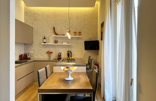 Rione II Trevi Apartment | ARCAsuite Tritone Luxury