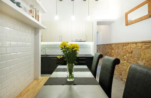 El Poble-sec Apartment | Architects Home By MyRentalHost