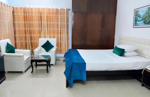 Gulshan Hotel | Aristocrat Inn - Lake Park & USA club