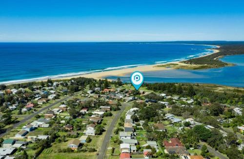 Culburra Beach House | Arklow I Pet Friendly with Ocean Views