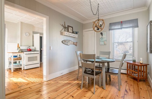 Willard Condo | Arlie's Digs! - One Block To Willard Beach!