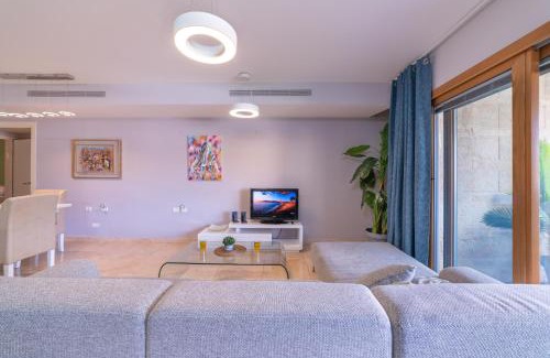 Jerusalem City Centre Apartment | Art Apartment In Mamila - King David Residence