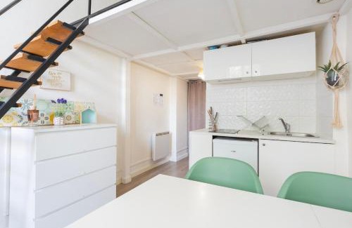 Vaise Apartment | Art de Recevoir - Le Petit Duplex Cosy proche Métro D Vaise