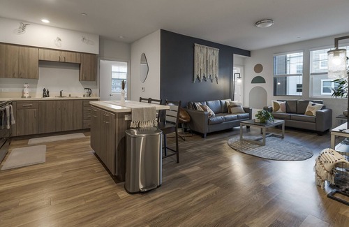 Chico Apartment | Art Deco Apartment