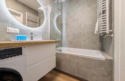Krzyki Apartment | Artemskiej Comfort Apartment by BookingHost