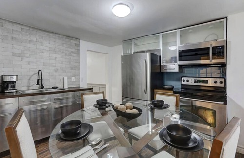 Sainte-Marie Apartment | Artful 3BR in Montreal`s Gay Village