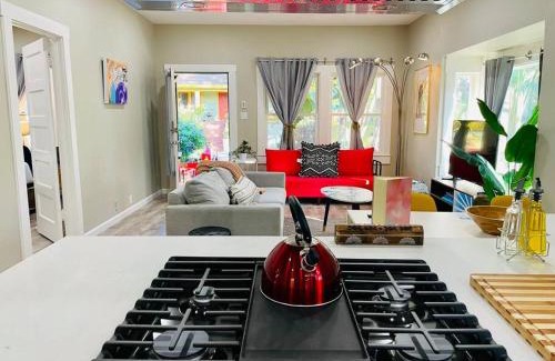 Southeastern Sacramento House | Artists Bungalow ARCADE King Beds near the beat