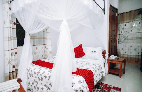Arusha Cabin | Arusha Giraffe Lodge