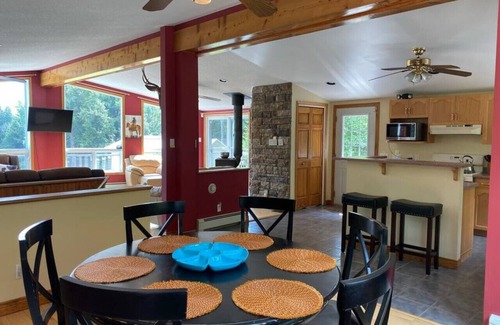 Ashland House | Ashland · Home Theatre, Game Room, Private Driving Range