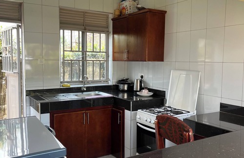 Entebbe Apartment | ASHOK APARTMENTS nPEACE AND COMFORT AWAITS
