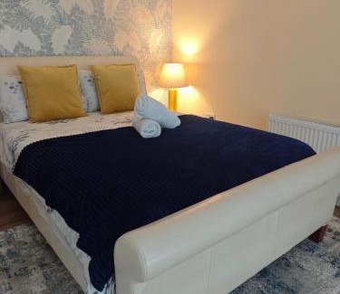 Roscoe House | Ashwood Stay