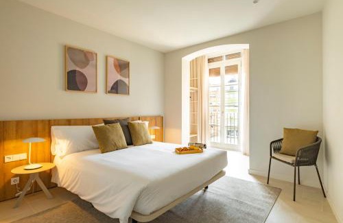 L'Antiga Esquerra de l'Eixample Apartment | Aspasios Garden Apartments