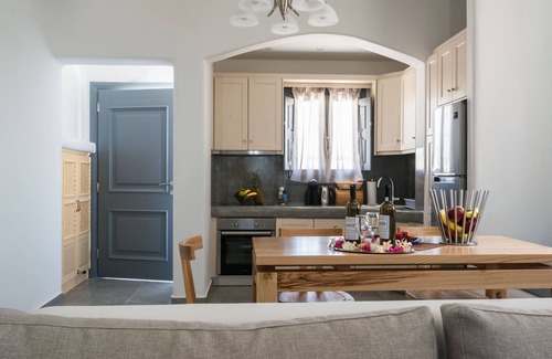 Megalochori Villa | Aspronisi Luxury Villa