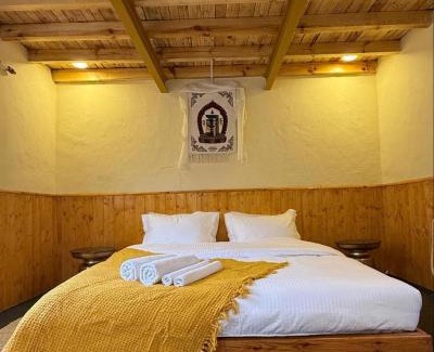 Marango Rangarik Hotel | Astro Monks