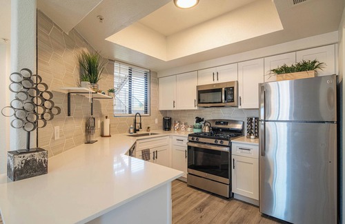 Tempe Condo | ASU + Mill Ave Stay | Pool | Free Parking + Gym