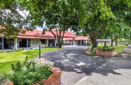 Greytown Hotel | ASURE Oak Estate Motor Lodge