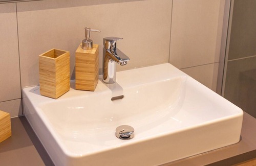 Bruck an der Grossglocknerstrasse Apartment | Beautiful apartment for 4 guests with WIFI, TV, balcony, pets allowed and parking