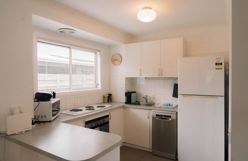 Surf Beach House | At The Beach Phillip Island - Beachley Bungalow 2 with WiFi