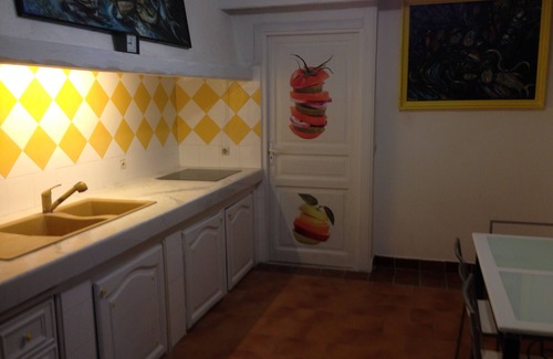 Aubagne Villa | AT THE FOOT OF THE GARLABAN MOUNTAINS IN A QUIET, GREEN SETTING