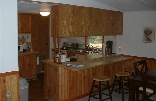 Cleveland House | At the Lake, Surrounded by Wilderness
