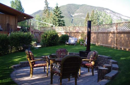 Banff Bed & Breakfast | At Wits End B&B