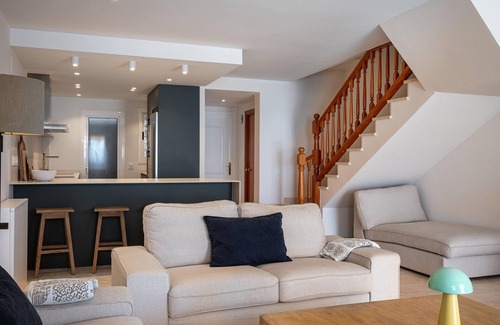 Creixell House | AT148 Garbí: Casa situada en primera línea de mar en Creixell