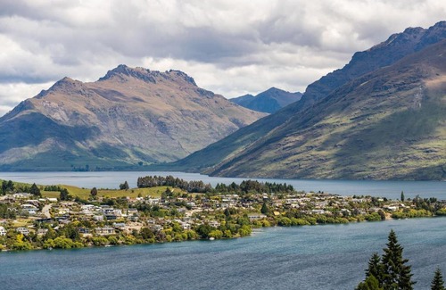 Queenstown House | Ataahua Views Entire Home