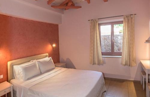Lefktron Villa | Athena's cottage Stoupa