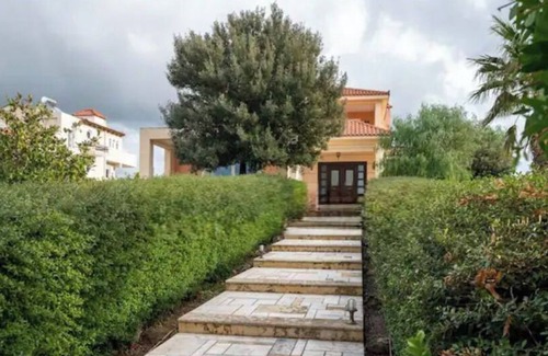Porto Rafti Villa | Athenian Country House Retreat.n