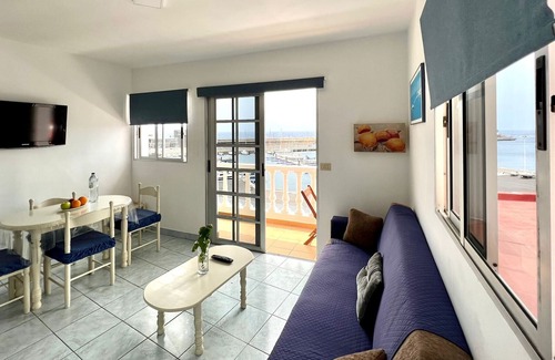 Puerto de la Estaca Apartment | Atico con vistas al mar, 100 m de la Playa