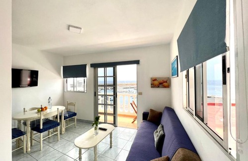 Puerto de la Estaca Apartment | Atico de 2 dormitorios con vista al Mar, a 100 m de playa