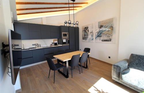 Campoamor Apartment | Atico loft de lujo con terraza espectacular y vista a los 2 castillos