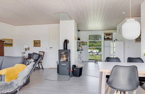 Reersø House | Atmospheric holiday home by the water