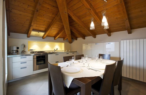 Verbania Apartment | Attractive apartment in a palazzo from the 17th century. Right on the lake promenade