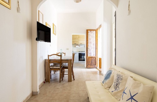 Torre di Bari Apartment | Attractive Holiday Apartment "Casa Chicco" with Ventilators, Terrace & Sea View