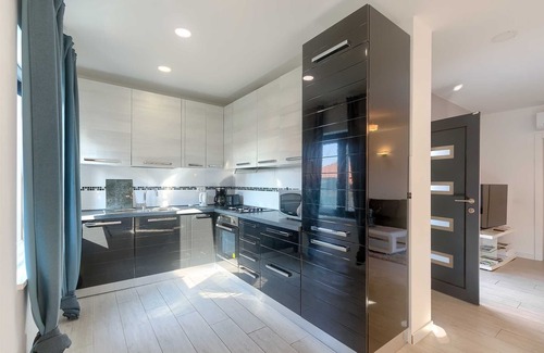 Porec Villa | Attractive Modern 4 Bedroom Villa with Pool for up to 9 Guests