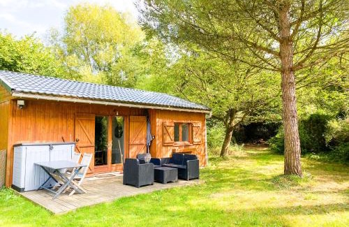 Plesidy Ski Chalet | Atypique Chalet la rivière sous votre fenêtre