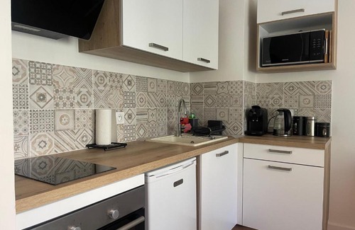 Gap Apartment | Au calme proche centre-ville, studio rénové avec équipements neufs et parking privé