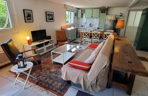 Bagneres-de-Luchon Apartment | Au Petit Sequoia - Appt avec vue montagne