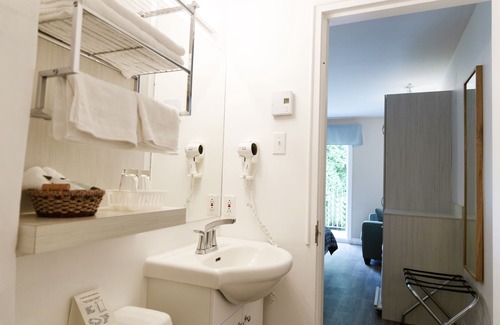 La Baie Hotel | Auberge de la Riviere Saguenay