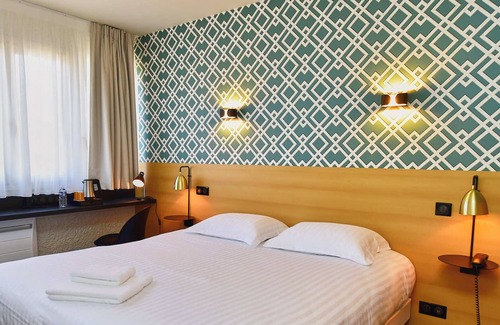 Remilly-Aillicourt Hotel | AUBERGE DU PORT