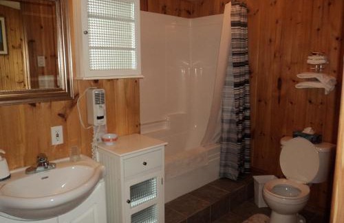 Richmond Hotel | Auberge Papillon Lune