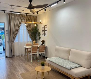 Selayang Baru House | Aura Homestay Selayang