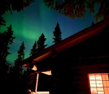 Rukatunturi House | AURORA LAKE RUKA, sauna, lakeside, wifi