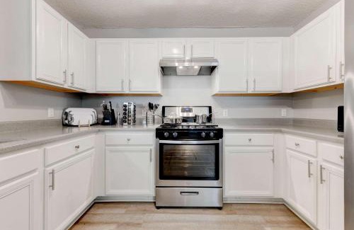 McNeil House | Austin Getaway Near The Domain & Q2 Stadium